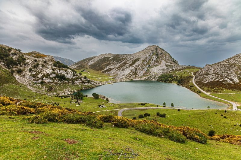 Lago Enol de Covadonga, Asturias, Spain