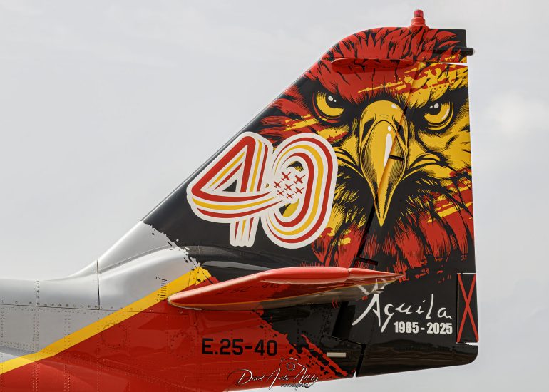 Aire 25 - 40 Aniversario de la Patrulla Águila