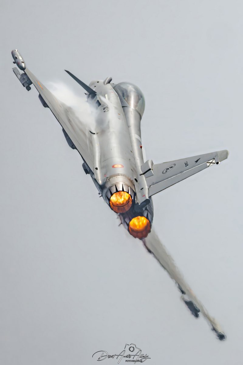 Aire 25 - 40 Aniversario de la Patrulla Águila