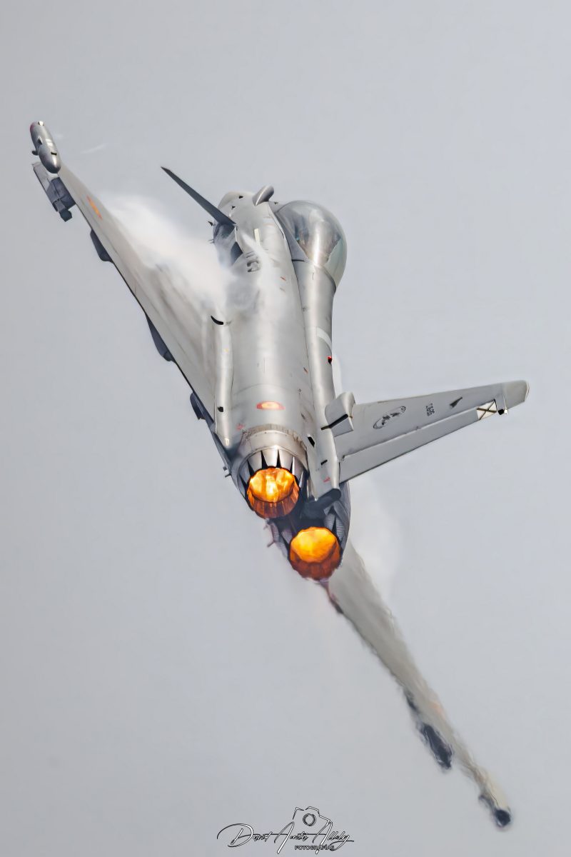 Aire 25 - 40 Aniversario de la Patrulla Águila