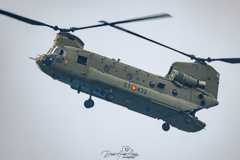 Aire 25 - 40 Aniversario de la Patrulla Águila