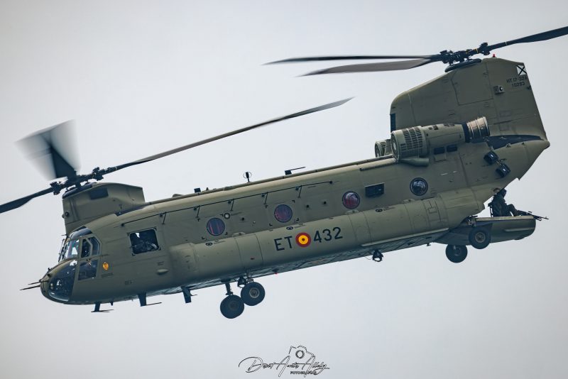 Aire 25 - 40 Aniversario de la Patrulla Águila