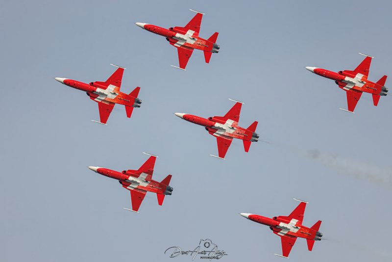 Aire 25 - 40 Aniversario de la Patrulla Águila