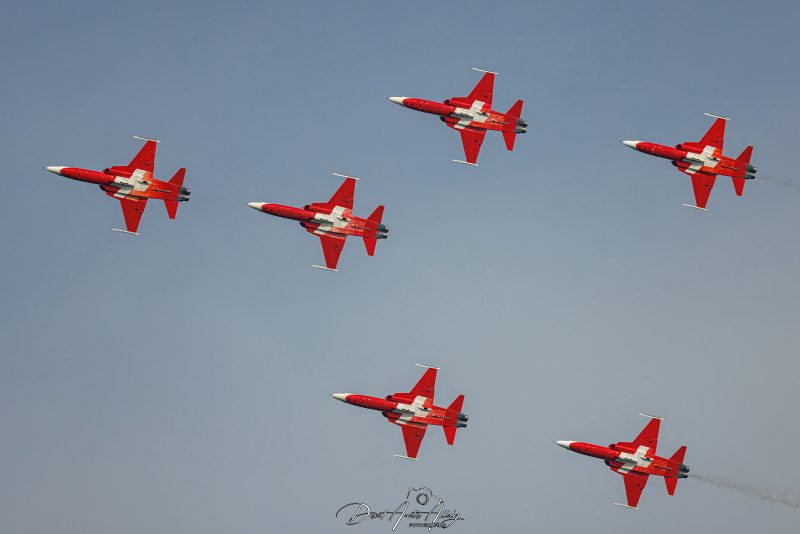 Aire 25 - 40 Aniversario de la Patrulla Águila