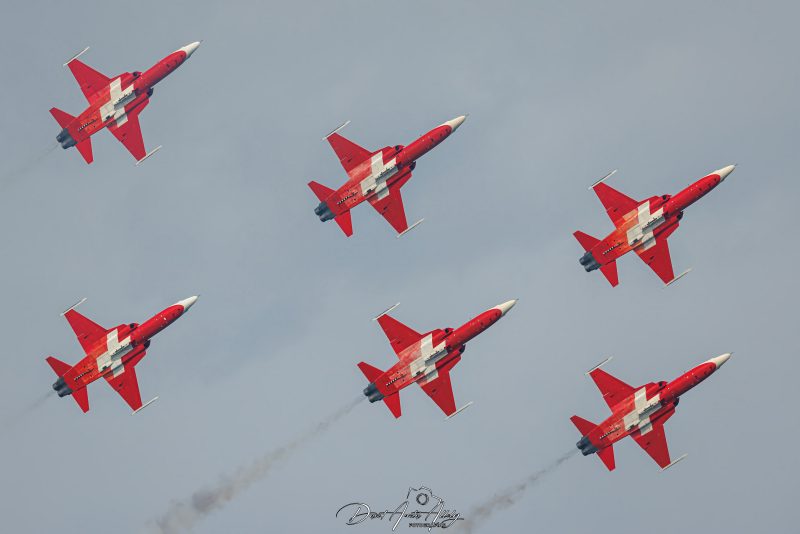 Aire 25 - 40 Aniversario de la Patrulla Águila