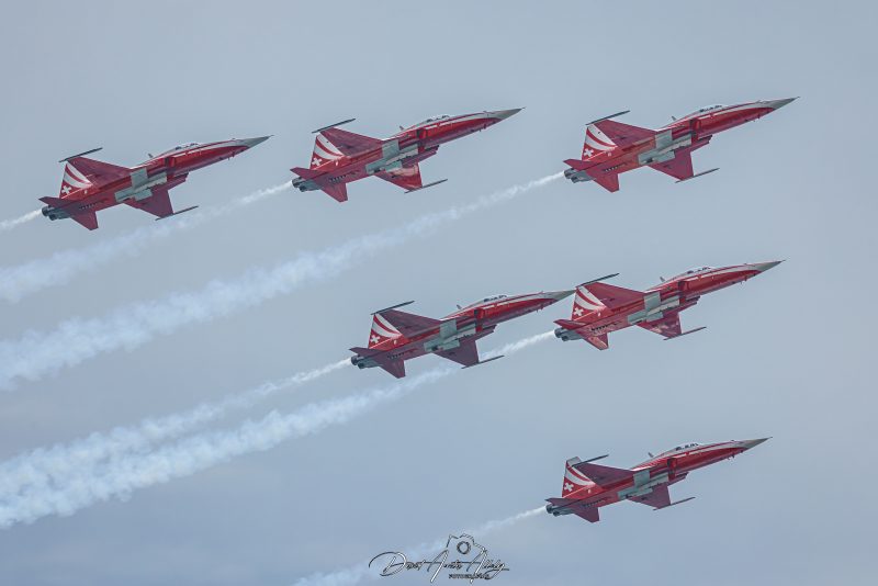 Aire 25 - 40 Aniversario de la Patrulla Águila