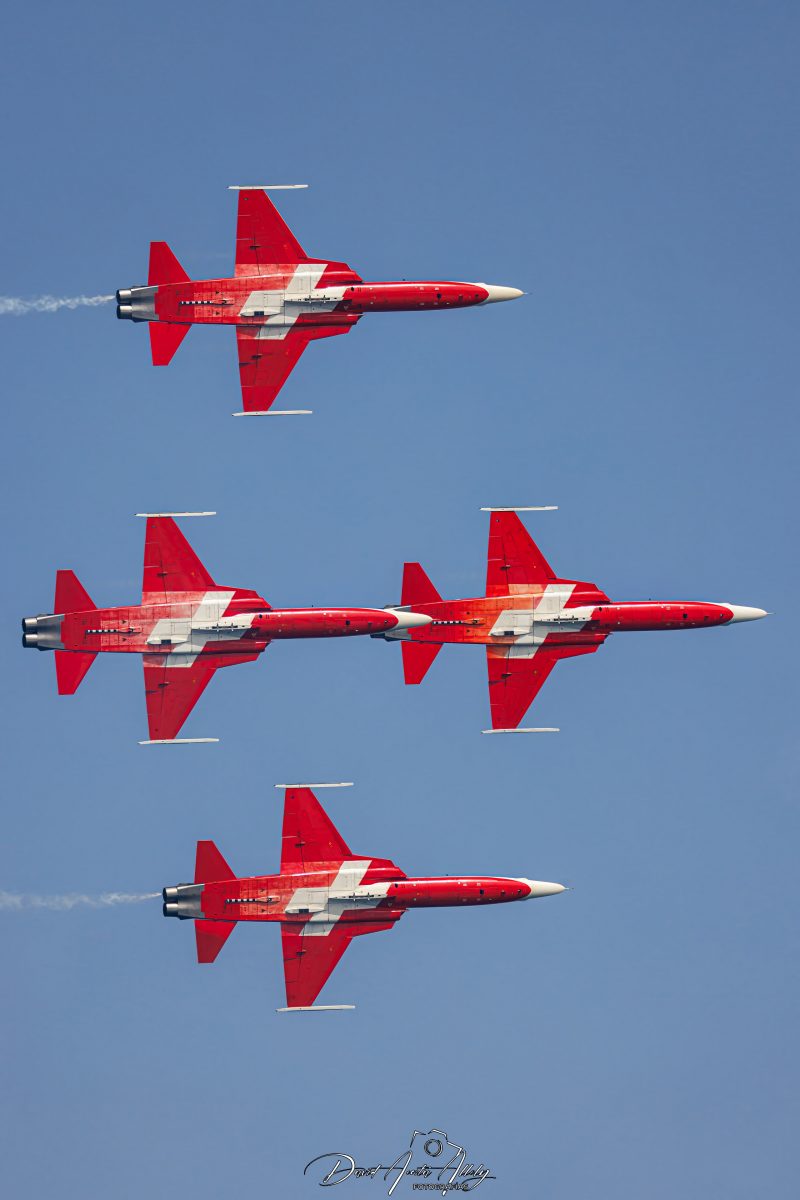 Aire 25 - 40 Aniversario de la Patrulla Águila