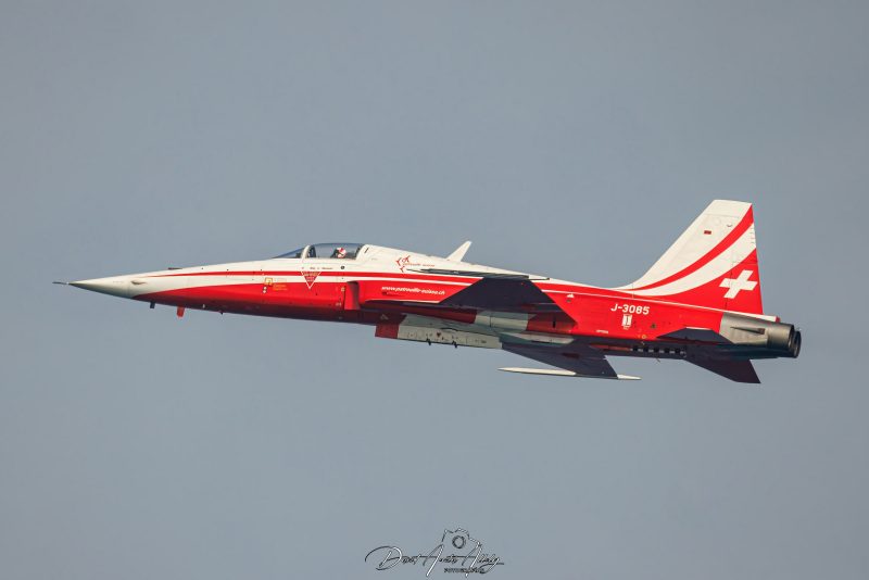 Aire 25 - 40 Aniversario de la Patrulla Águila